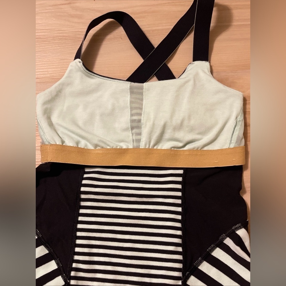 Lululemon womens 4 Work it out Tank Top Black Mint green criss cross strap - Picture 6 of 9